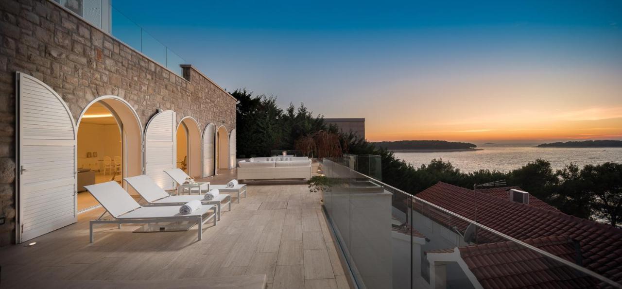 Luxury Seafront Villa Primosten Glamour With Private Pool, Sauna And Gym At The Beach In Primosten Bagian luar foto