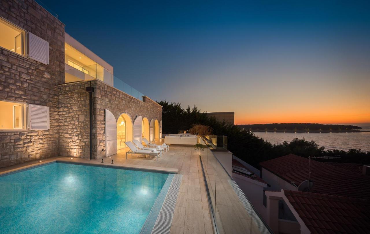 Luxury Seafront Villa Primosten Glamour With Private Pool, Sauna And Gym At The Beach In Primosten Bagian luar foto
