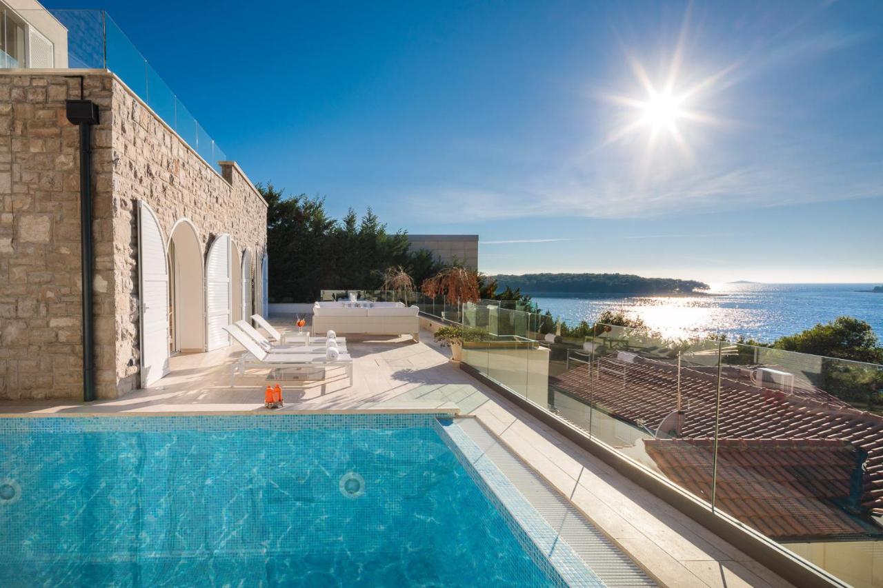 Luxury Seafront Villa Primosten Glamour With Private Pool, Sauna And Gym At The Beach In Primosten Bagian luar foto