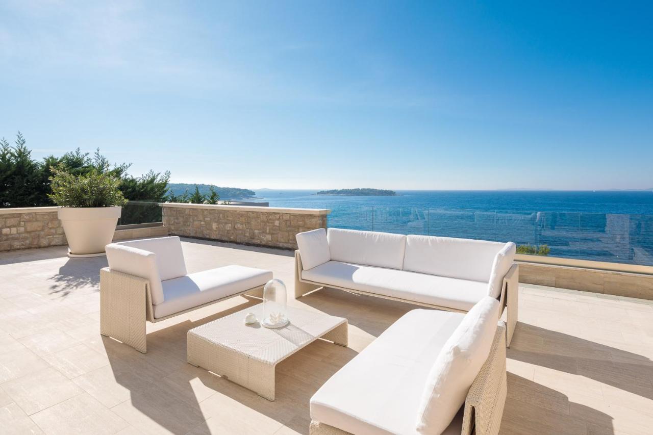 Luxury Seafront Villa Primosten Glamour With Private Pool, Sauna And Gym At The Beach In Primosten Bagian luar foto