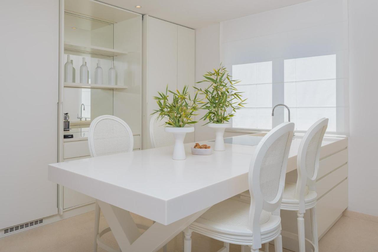 Luxury Seafront Villa Primosten Glamour With Private Pool, Sauna And Gym At The Beach In Primosten Bagian luar foto