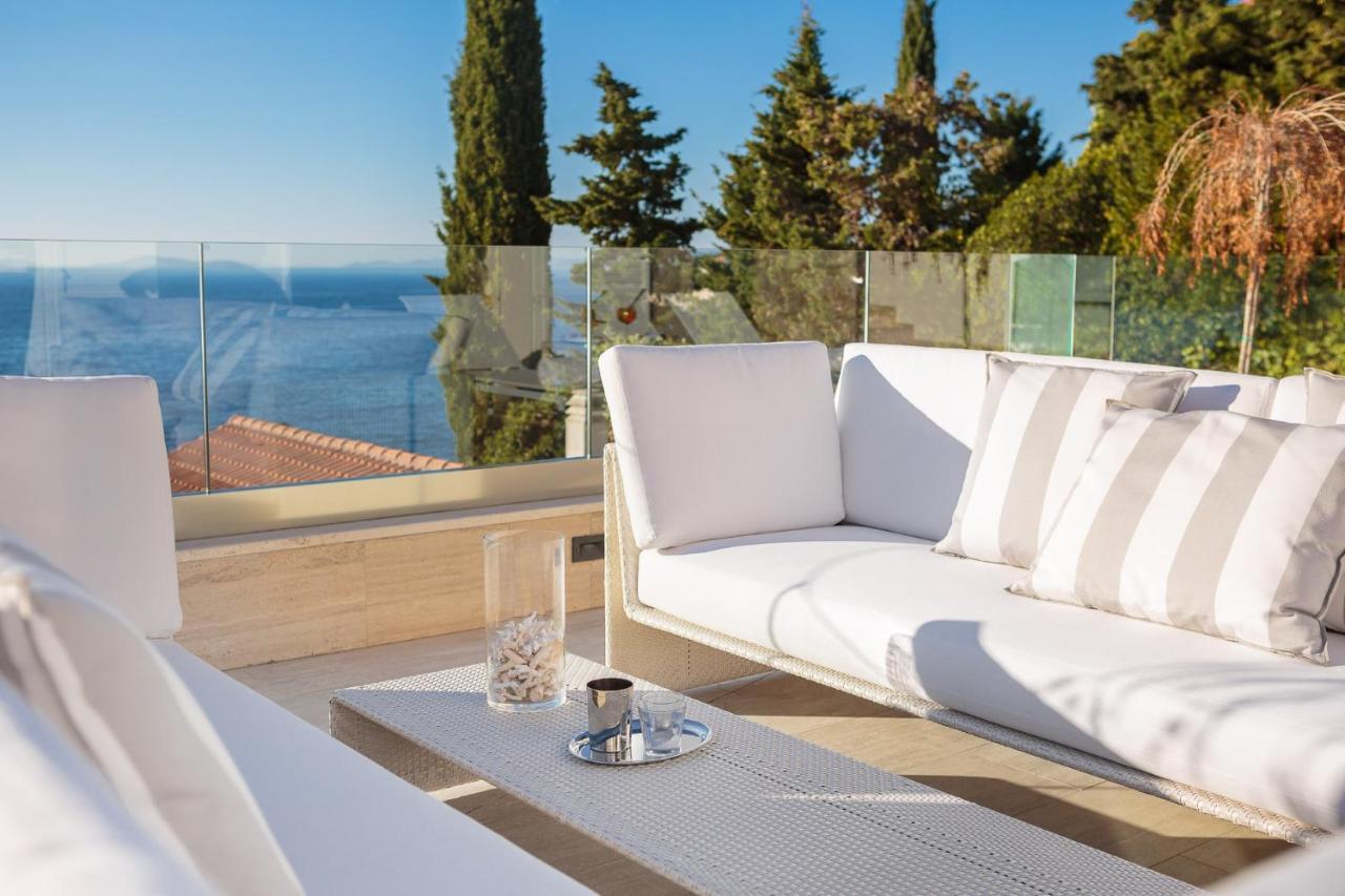 Luxury Seafront Villa Primosten Glamour With Private Pool, Sauna And Gym At The Beach In Primosten Bagian luar foto